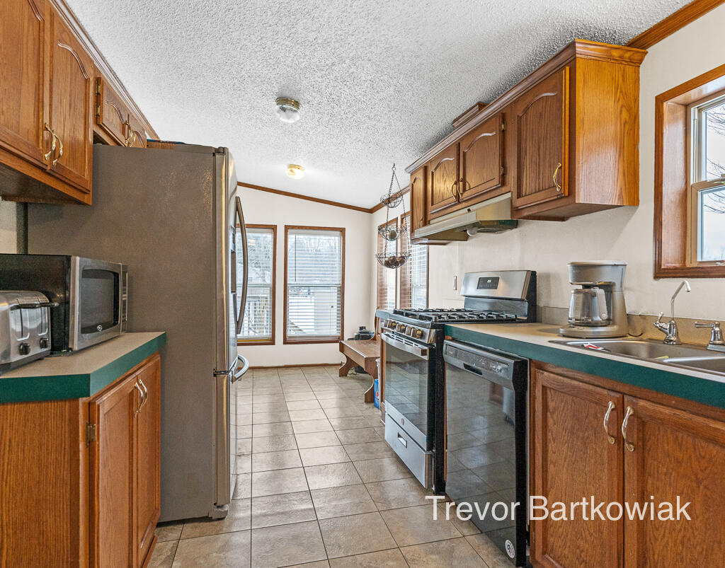 4502 Russell Road Muskegon, MI 49445 - Photo 8 of 30 4502RussellRd11Lores