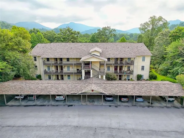 $299,000 | 300 Ginger Creek Lane, Unit 203, Clayton, GA 30525