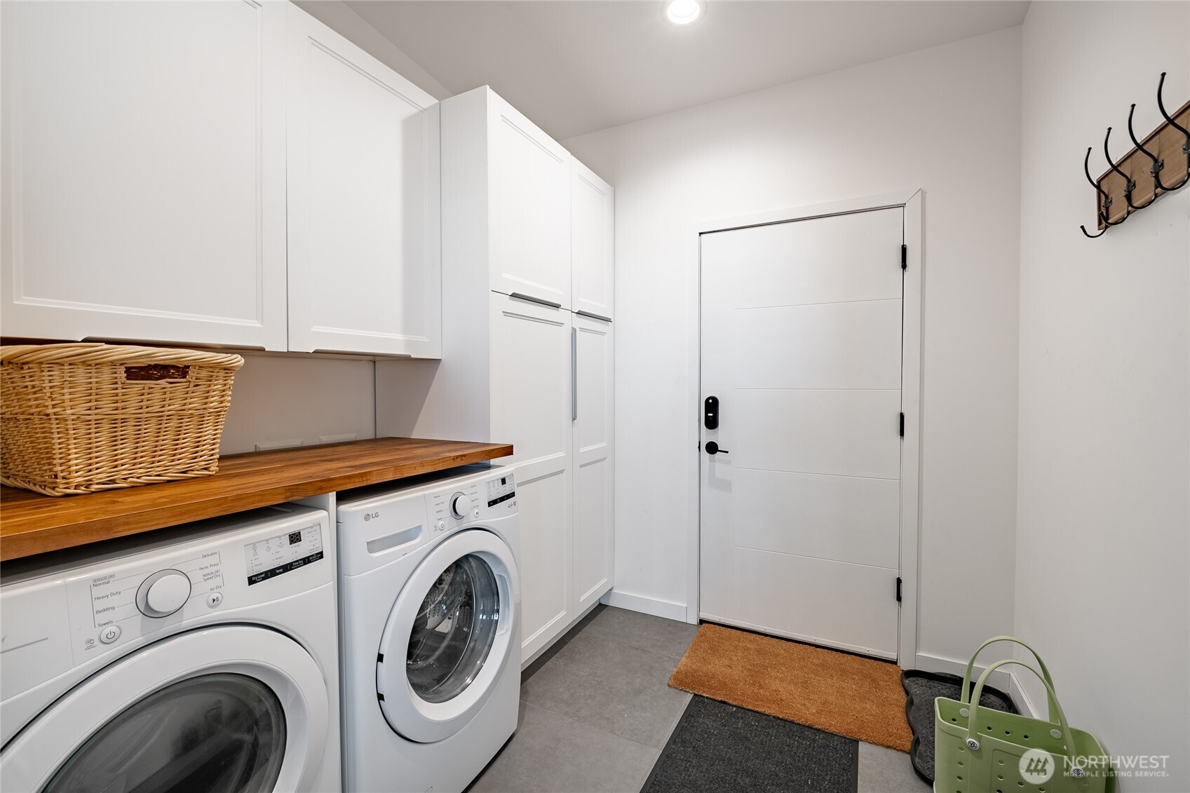 8068 Niska Road Blaine, WA 98230 - Photo 17 of 40 a utility room with dryer and washer