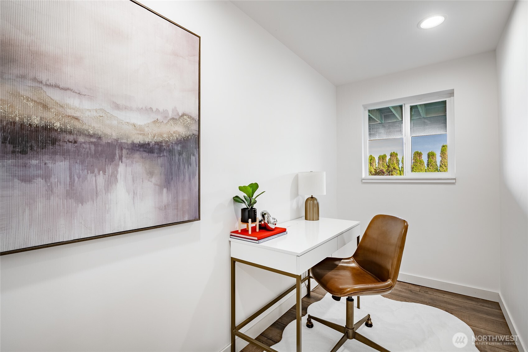 8068 Niska Road Blaine, WA 98230 - Photo 24 of 40 a workspace with furniture and couch