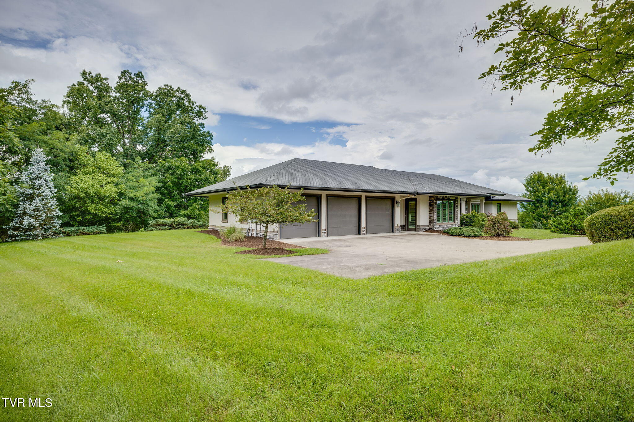 5855 Chestnut Ridge Road Kingsport, TN 37664 - Photo 4 of 68 003