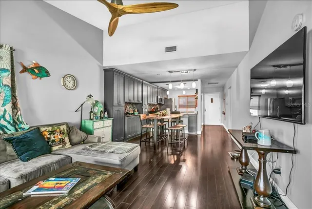 $340,000 | 637 Drake Lane North, Dunedin, FL 34698