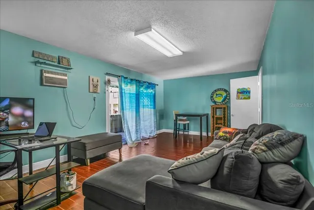 $340,000 | 637 Drake Lane North, Dunedin, FL 34698