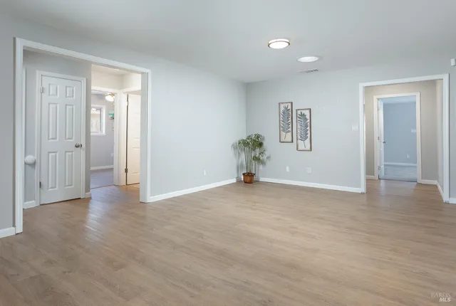 a view of livingroom with furniture