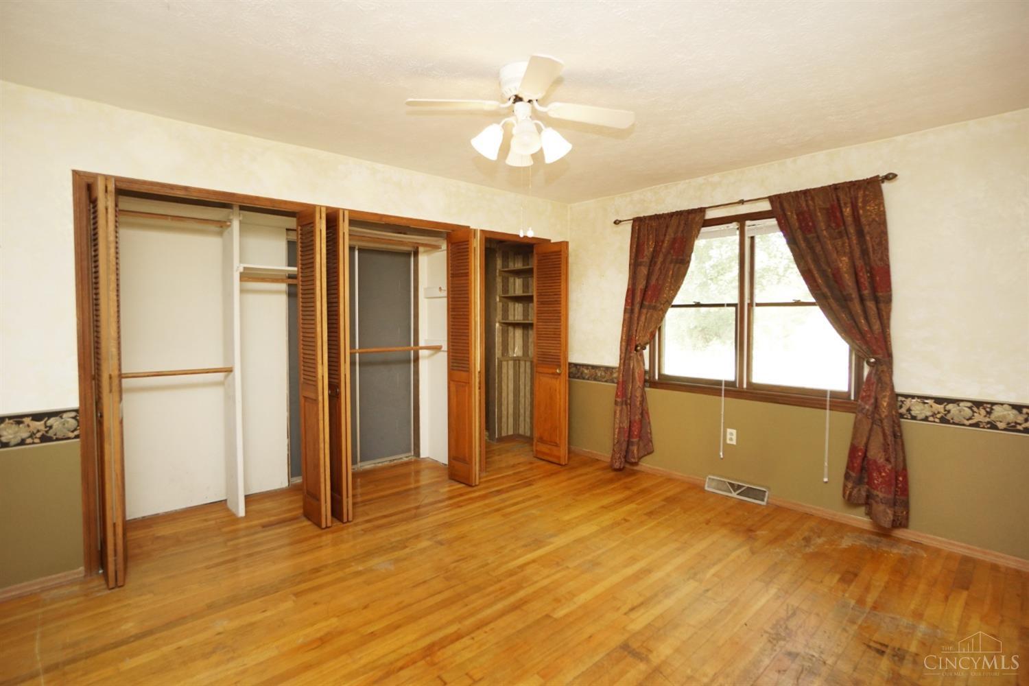 4628 Raeann Drive Cincinnati, OH 45252 - Photo 18 of 41 Gallery Image 18