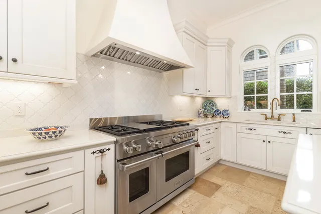 $12,250,000 | 261 Seminole Avenue, Palm Beach, FL 33480