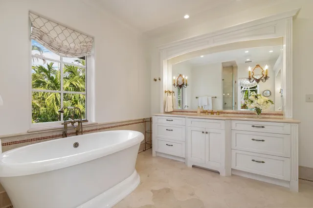 $12,250,000 | 261 Seminole Avenue, Palm Beach, FL 33480