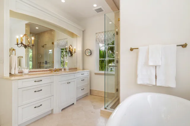 $12,250,000 | 261 Seminole Avenue, Palm Beach, FL 33480