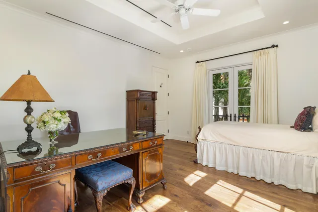 $12,250,000 | 261 Seminole Avenue, Palm Beach, FL 33480