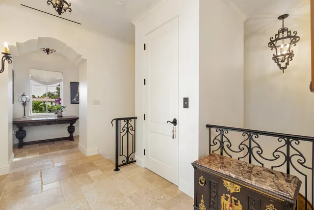 $12,250,000 | 261 Seminole Avenue, Palm Beach, FL 33480