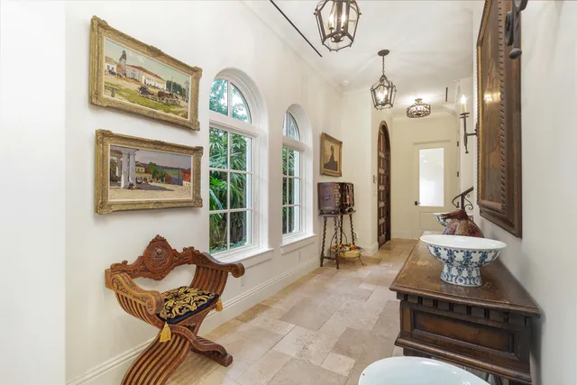 $12,250,000 | 261 Seminole Avenue, Palm Beach, FL 33480