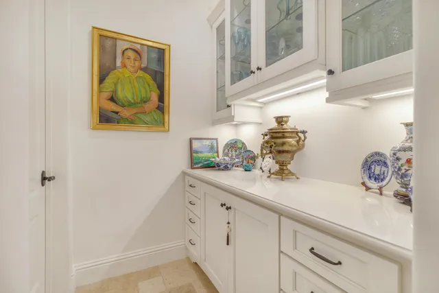 $12,250,000 | 261 Seminole Avenue, Palm Beach, FL 33480