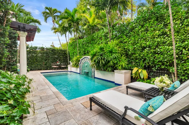 $12,250,000 | 261 Seminole Avenue, Palm Beach, FL 33480