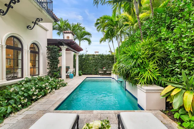 $12,250,000 | 261 Seminole Avenue, Palm Beach, FL 33480