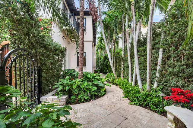 $12,250,000 | 261 Seminole Avenue, Palm Beach, FL 33480