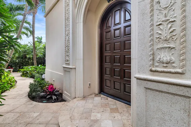 $12,250,000 | 261 Seminole Avenue, Palm Beach, FL 33480