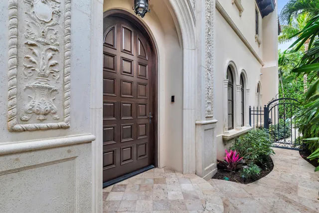 $12,250,000 | 261 Seminole Avenue, Palm Beach, FL 33480