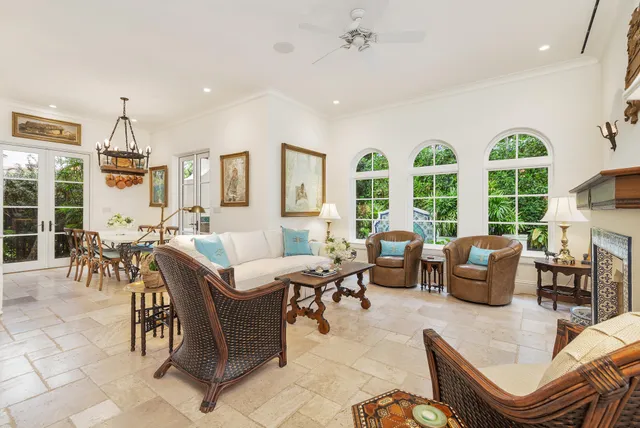 $12,250,000 | 261 Seminole Avenue, Palm Beach, FL 33480