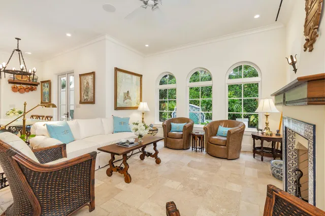 $12,250,000 | 261 Seminole Avenue, Palm Beach, FL 33480
