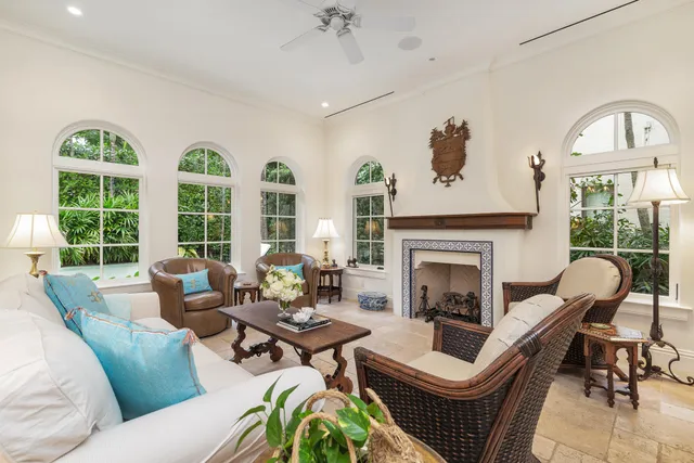 $12,250,000 | 261 Seminole Avenue, Palm Beach, FL 33480