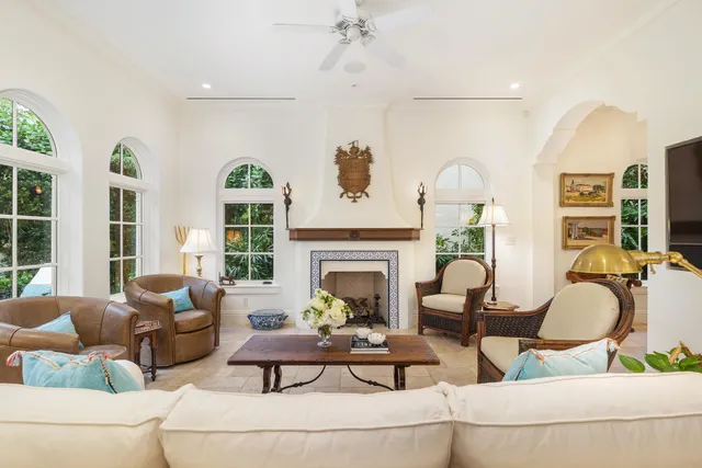 $12,250,000 | 261 Seminole Avenue, Palm Beach, FL 33480