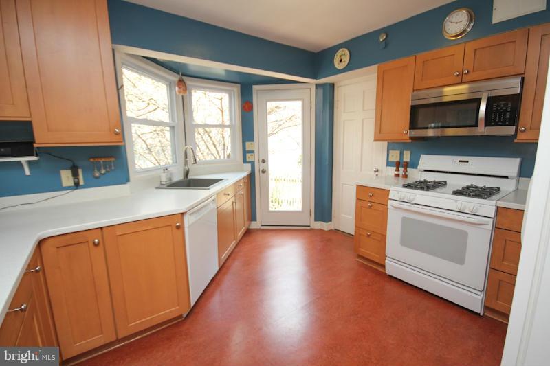 600 Mansfield Road Silver Spring, MD 20910 - Photo 10 of 30 Kitchen