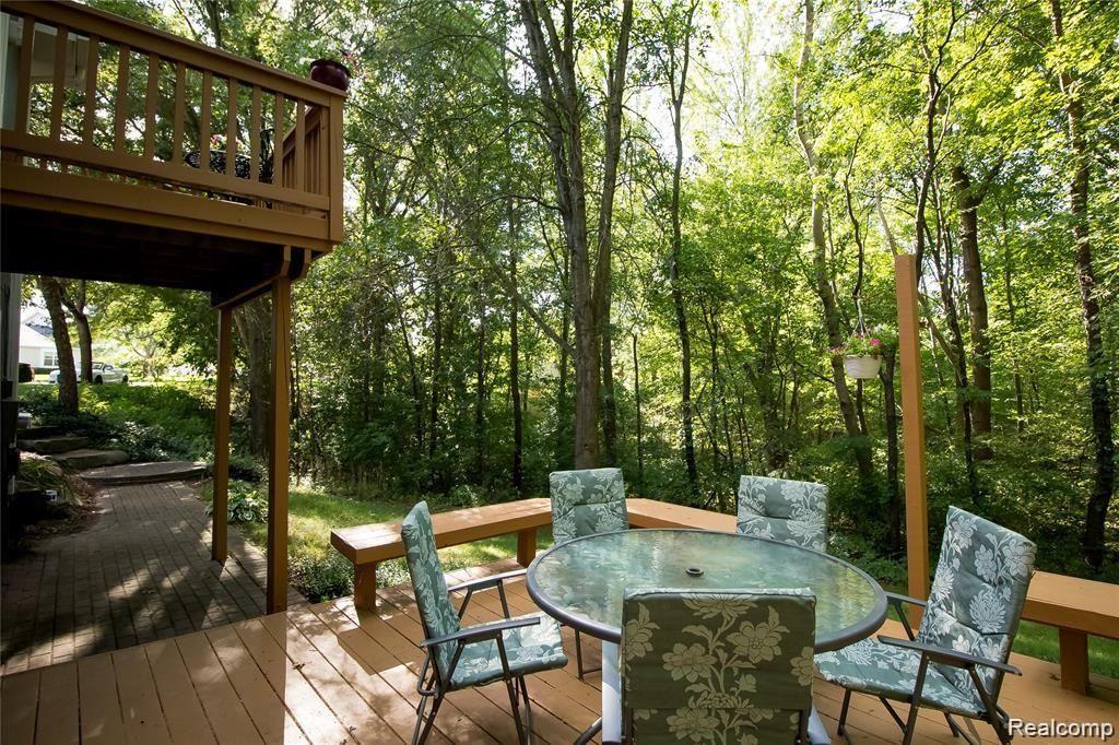 3080 Smugglers Ridge Walled Lake, MI 48390 - Photo 2 of 31 GetMedia (27).jpg