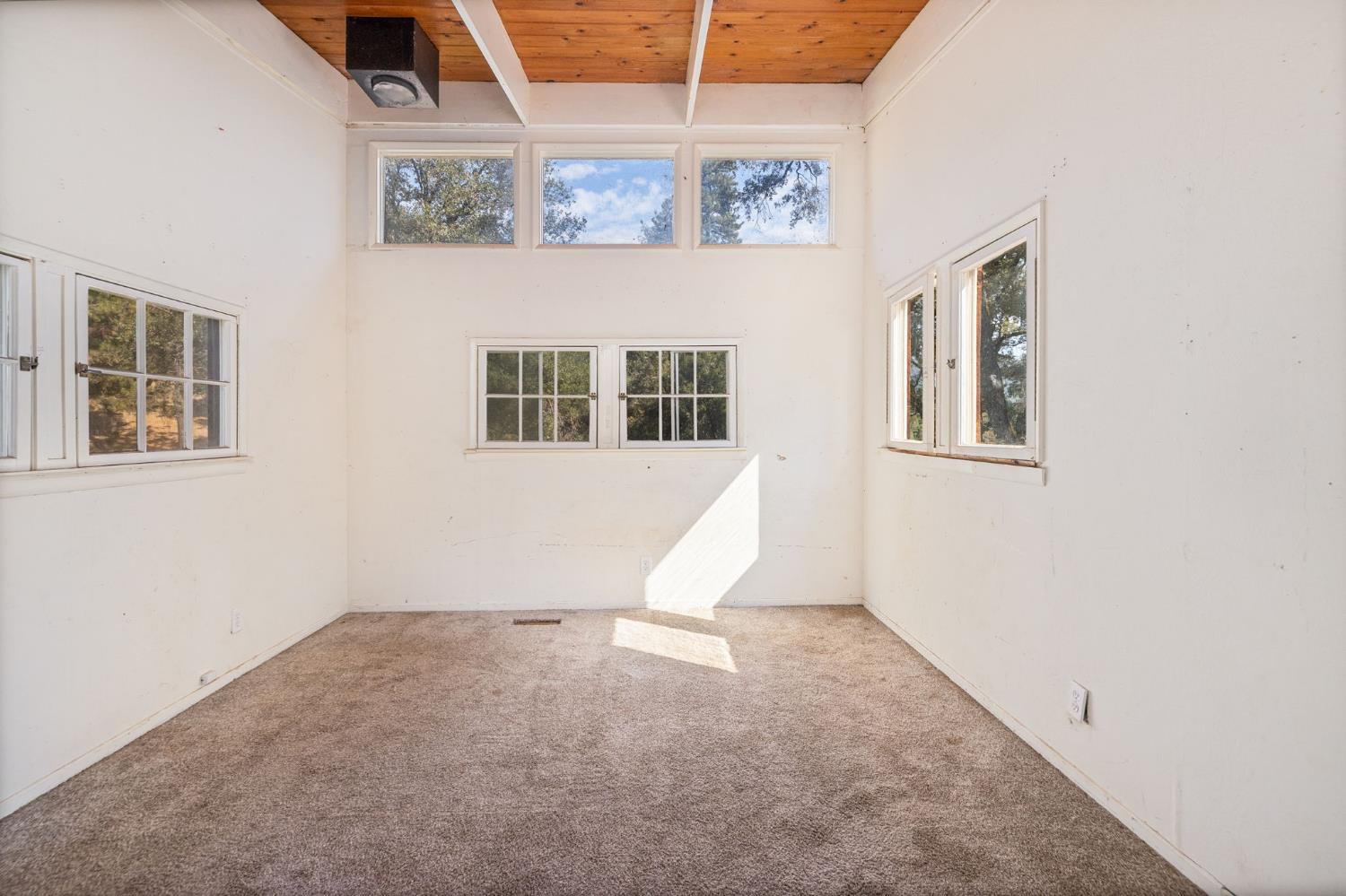 5057 Oak Road Midpines, CA 95345 - Photo 14 of 33 Gallery Image 14