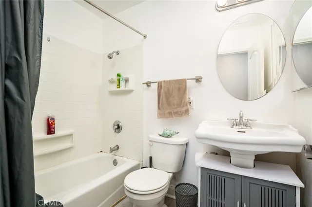 $1,150,000 | 6522 Limerick Drive, Huntington Beach, CA 92647