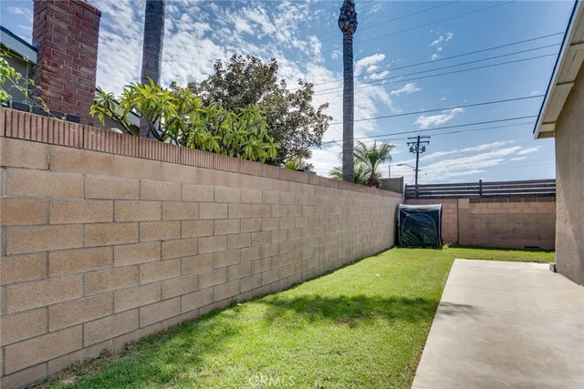 $1,150,000 | 6522 Limerick Drive, Huntington Beach, CA 92647