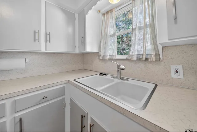 $227,500 | 1317 Woodland Hills Drive, Tyler, TX 75701