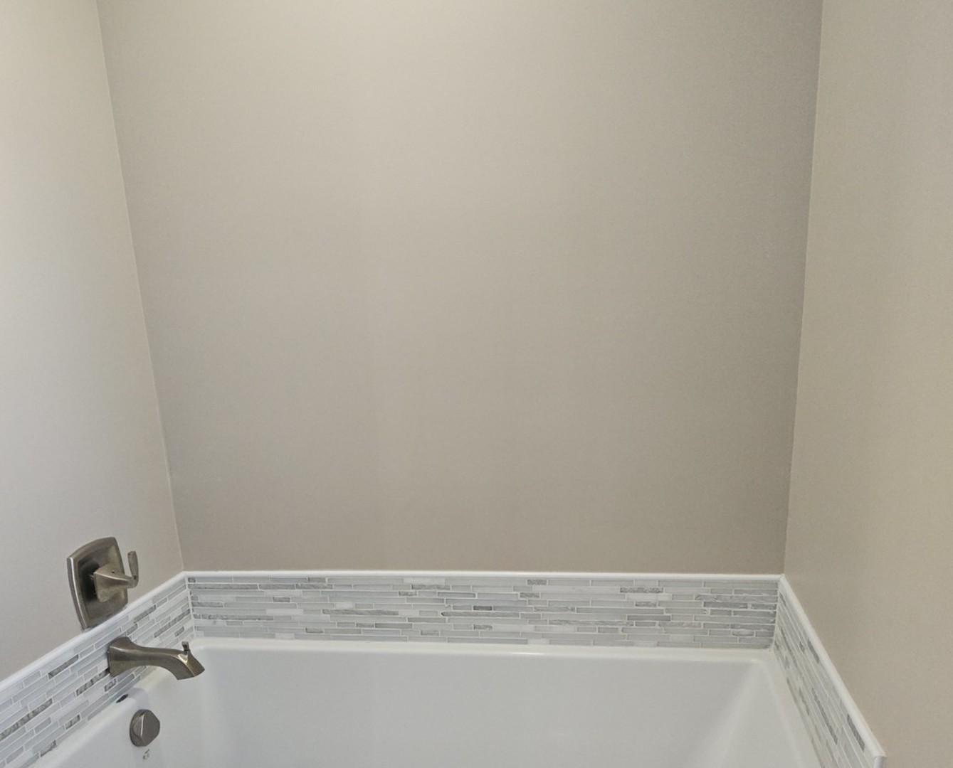 2011 Maplewood Circle Naperville, IL 60563 - Photo 14 of 43 a bathroom with a tub