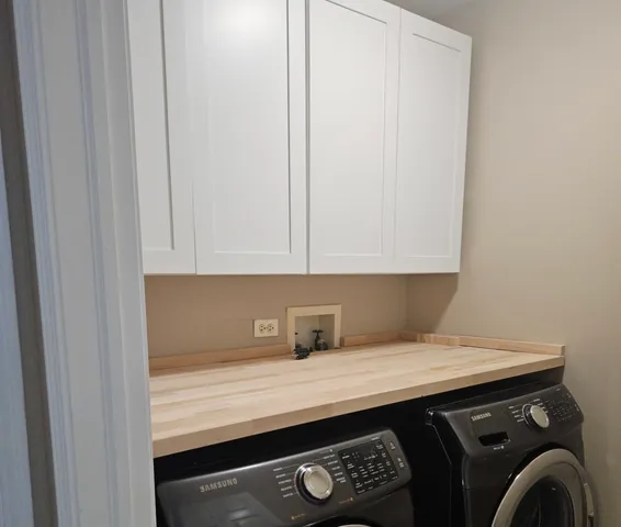 $549,900 | 2011 Maplewood Circle, Naperville, IL 60563