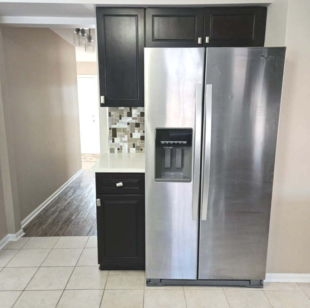 2011 Maplewood Circle Naperville, IL 60563 - Photo 4 of 43