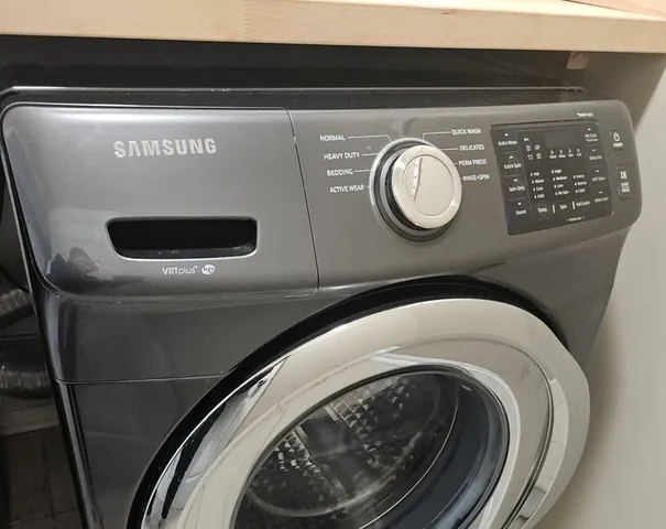 $549,900 | 2011 Maplewood Circle, Naperville, IL 60563