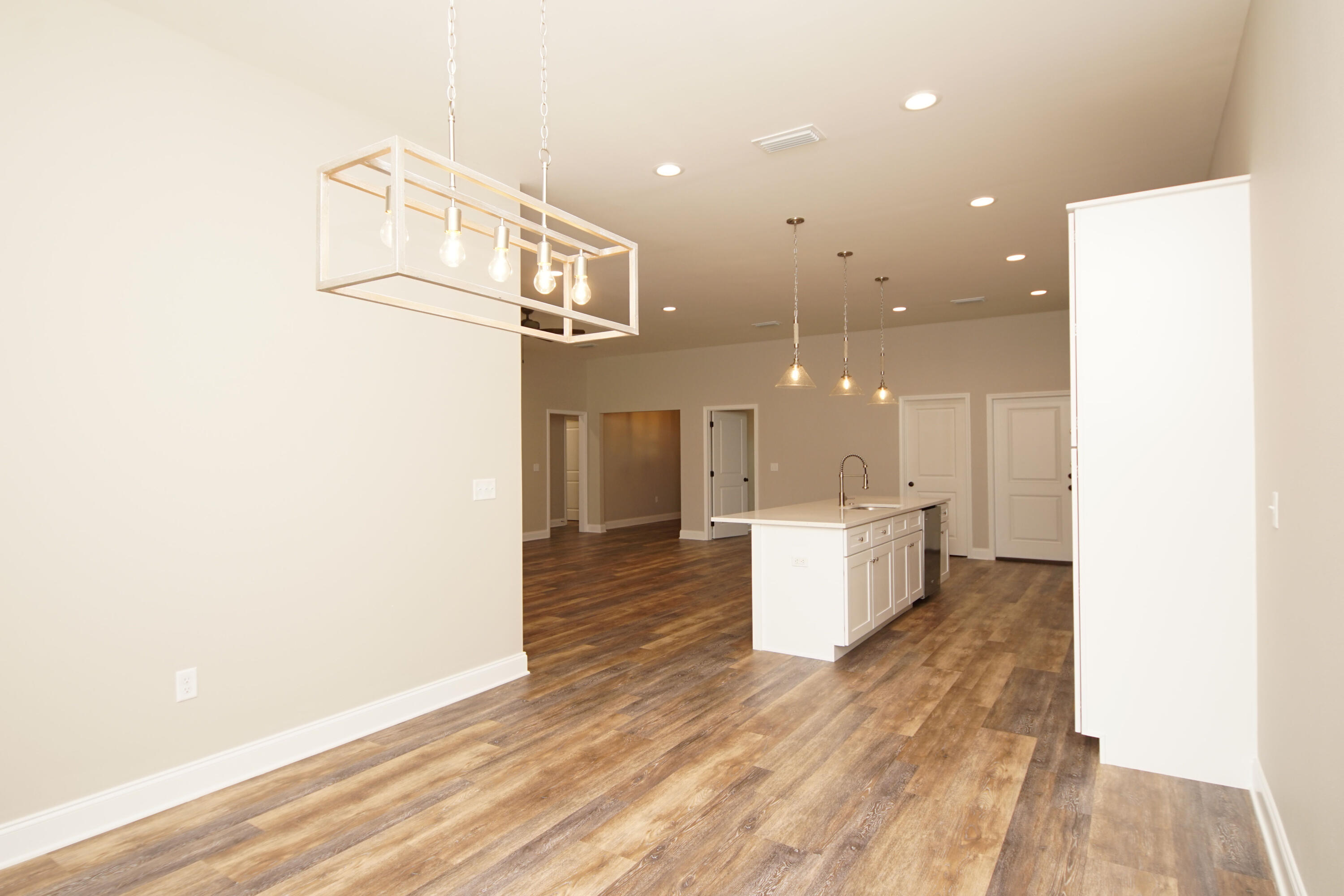103 Ferry Road Northeast Fort Walton Beach, FL 32548 - Photo 16 of 45 103FerryNDining32