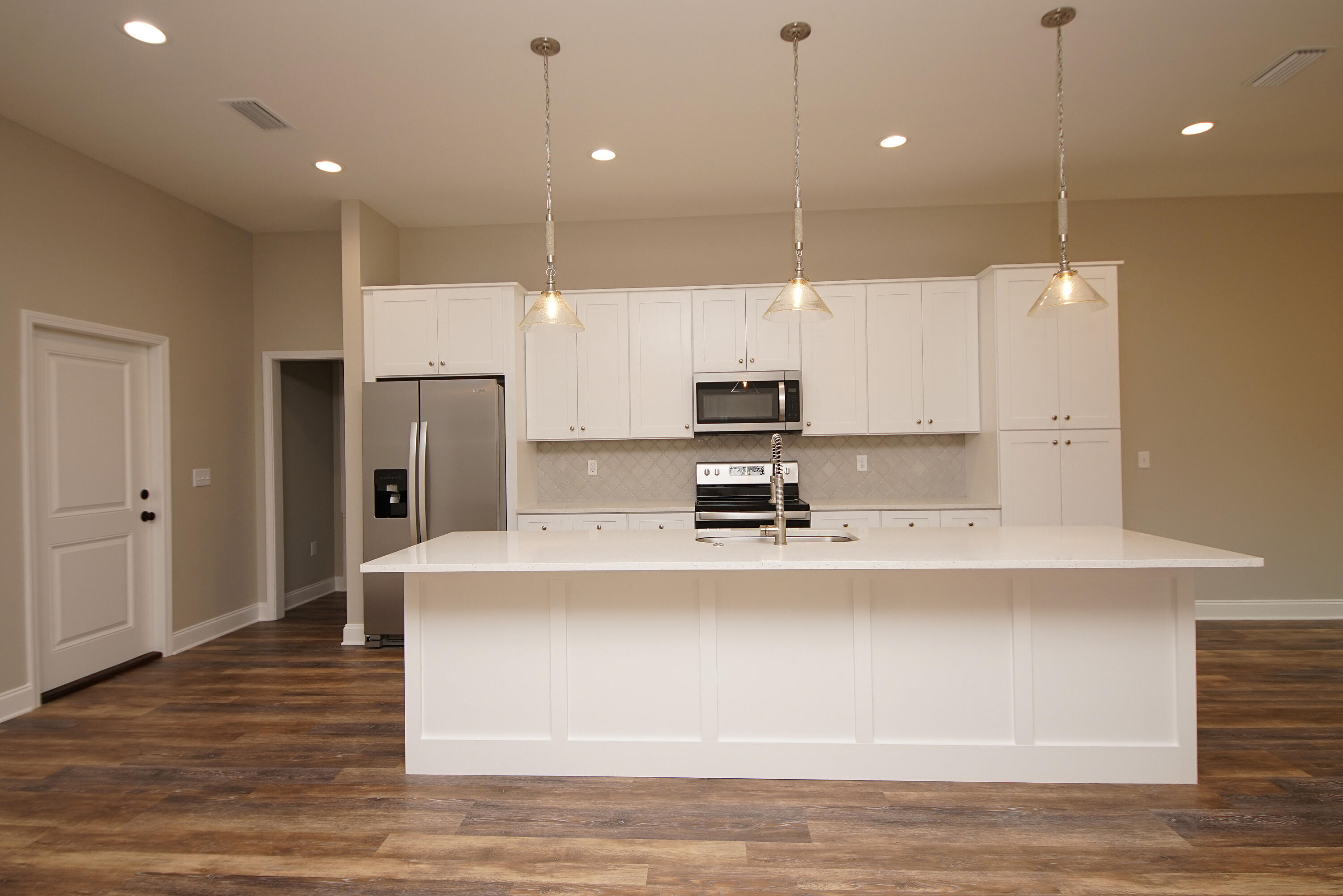 103 Ferry Road Northeast Fort Walton Beach, FL 32548 - Photo 17 of 45 103FerryKitchen4
