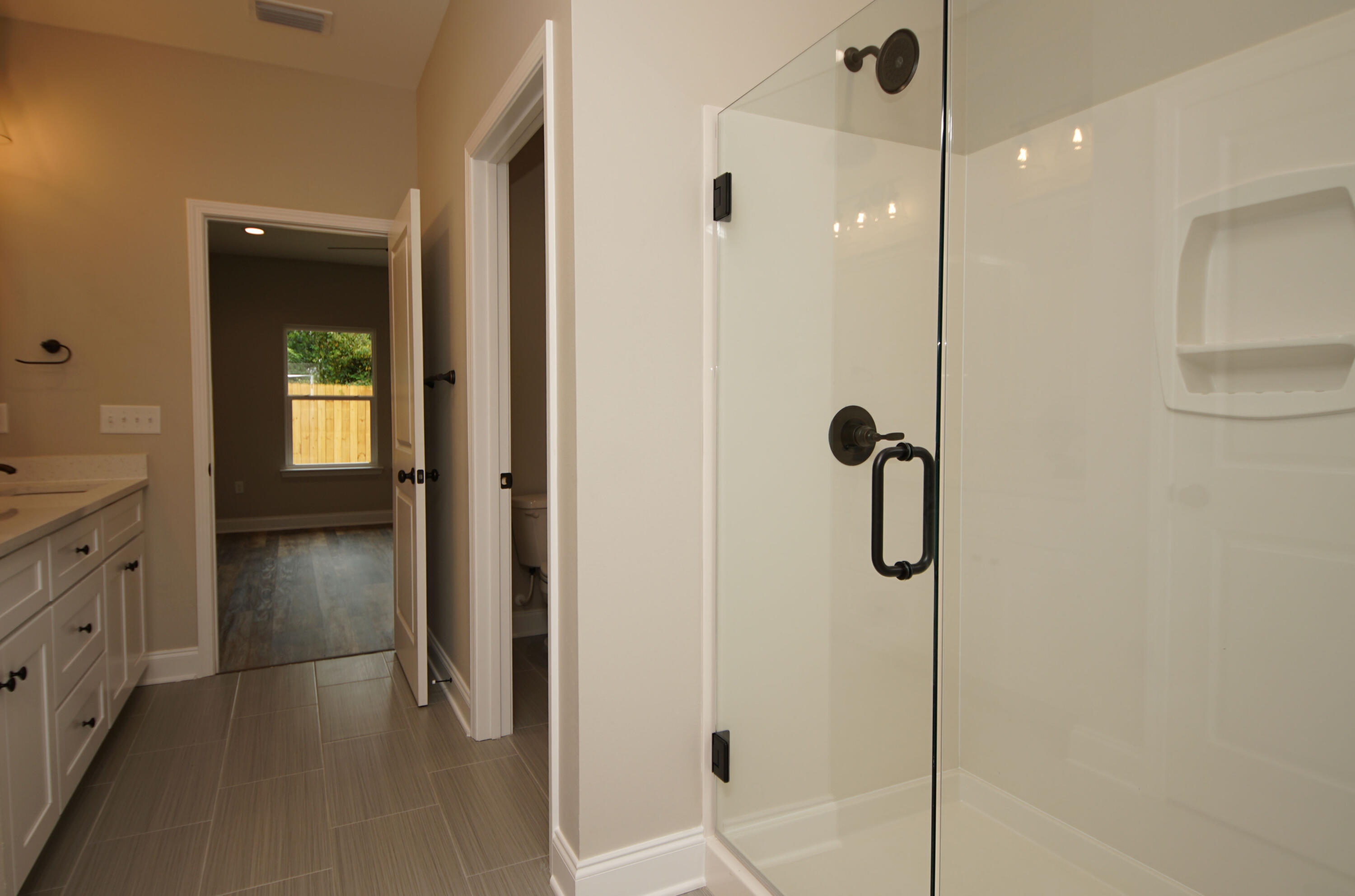 103 Ferry Road Northeast Fort Walton Beach, FL 32548 - Photo 25 of 45 103FerryMasterShower1