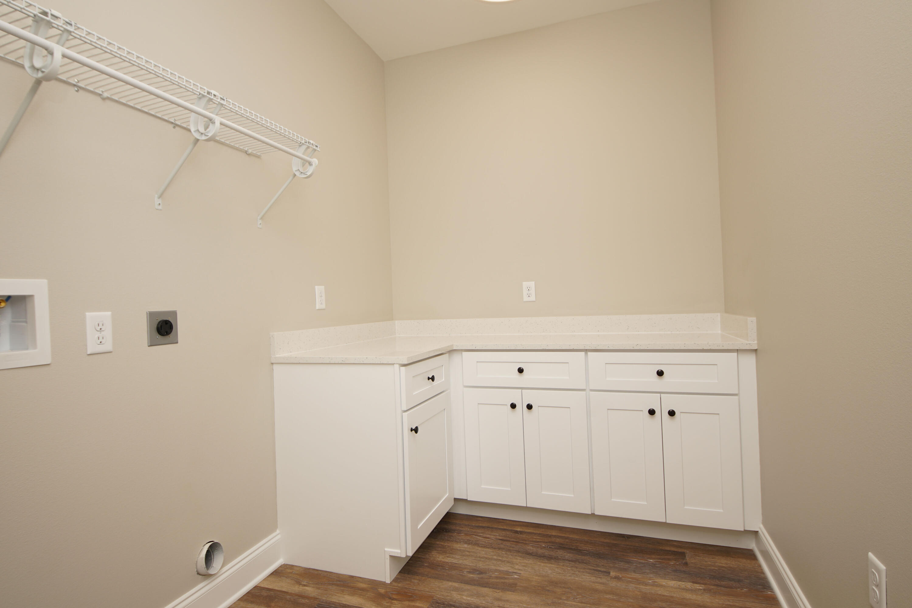 103 Ferry Road Northeast Fort Walton Beach, FL 32548 - Photo 36 of 45 103FerryWLaundry