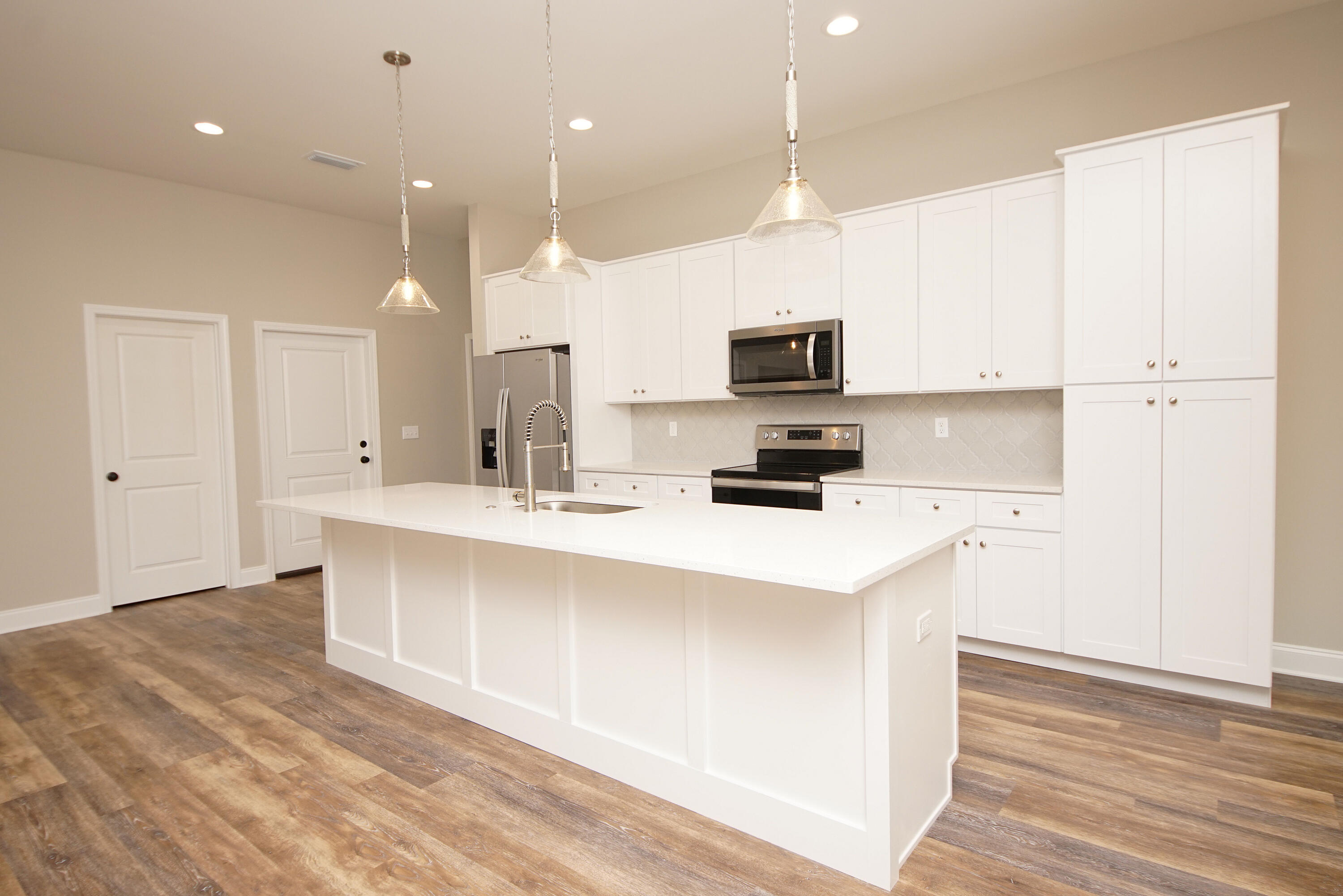 103 Ferry Road Northeast Fort Walton Beach, FL 32548 - Photo 8 of 45 103FerryKit