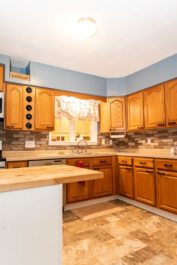 874 Stony Point Road Dixon, IL 61021 - Photo 8 of 28