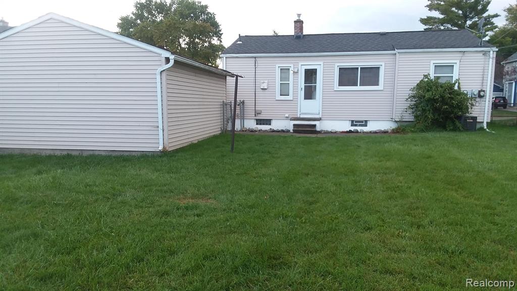 2730 Kenmore Road Berkley, MI 48072 - Photo 3 of 12 Gallery Image 3