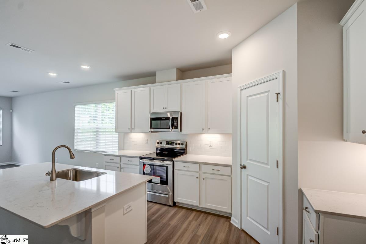 122 Aleppo Lane Greer, SC 29651 - Photo 8 of 28