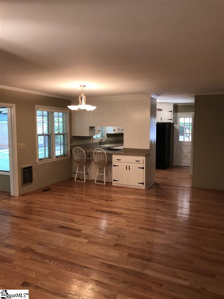 119 Covington Road Greenville, SC 29617 - Photo 4 of 15 Gallery Image 4