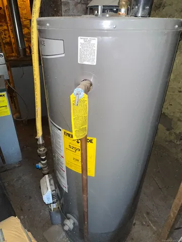 $700,000 | 700 Laurel Avenue, Bridgeport, CT 06605