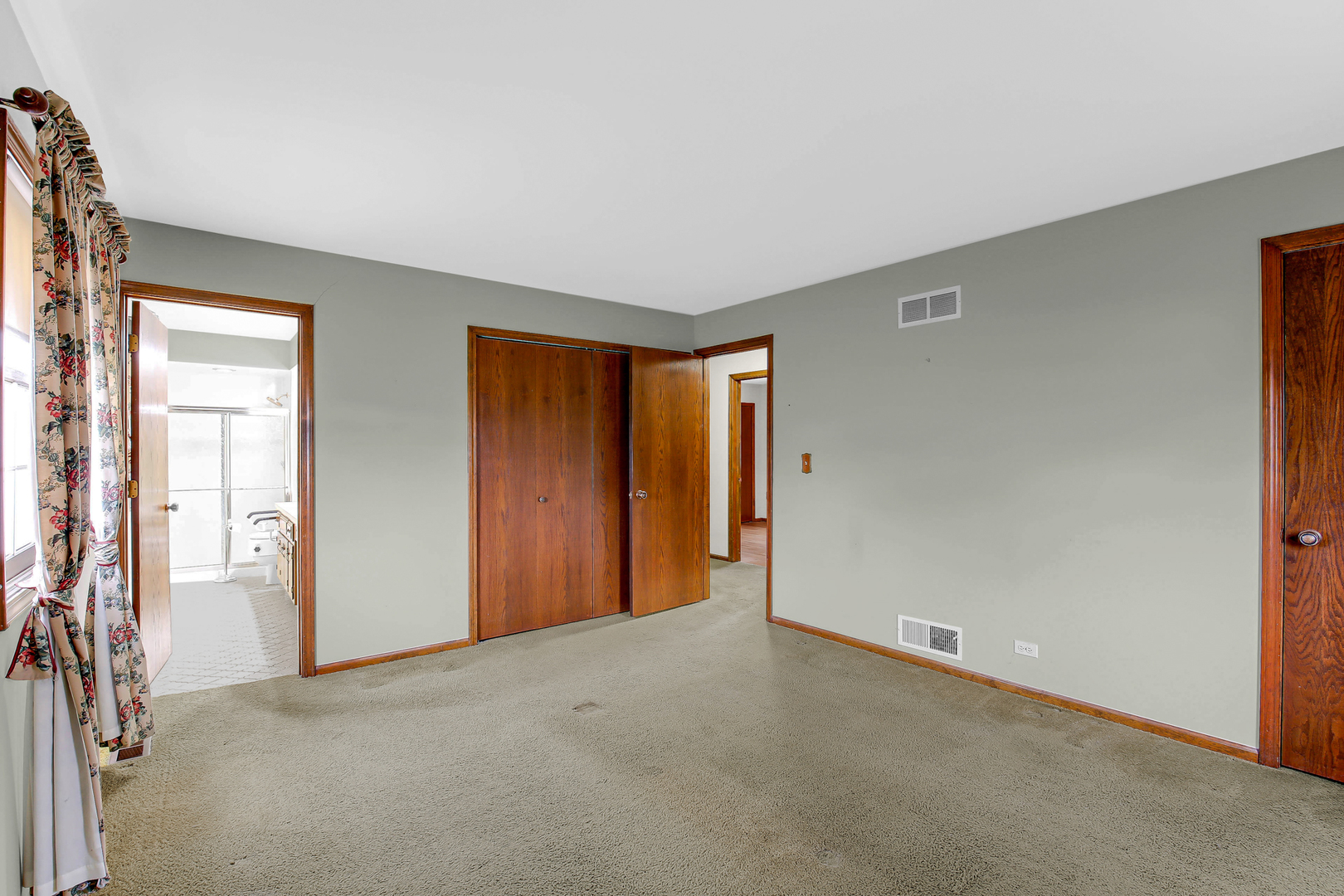 3723 Ronald Road Crete, IL 60417 - Photo 17 of 25 an empty room with windows