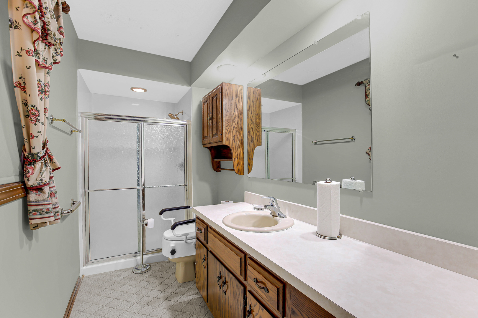 3723 Ronald Road Crete, IL 60417 - Photo 18 of 25 a bathroom with a sink toilet and mirror