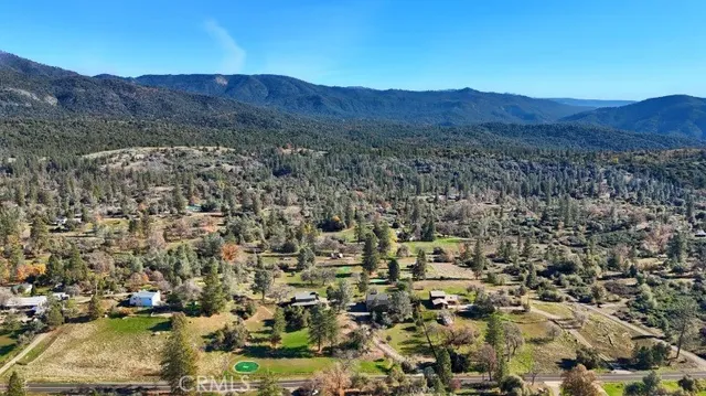 a view of a dry field