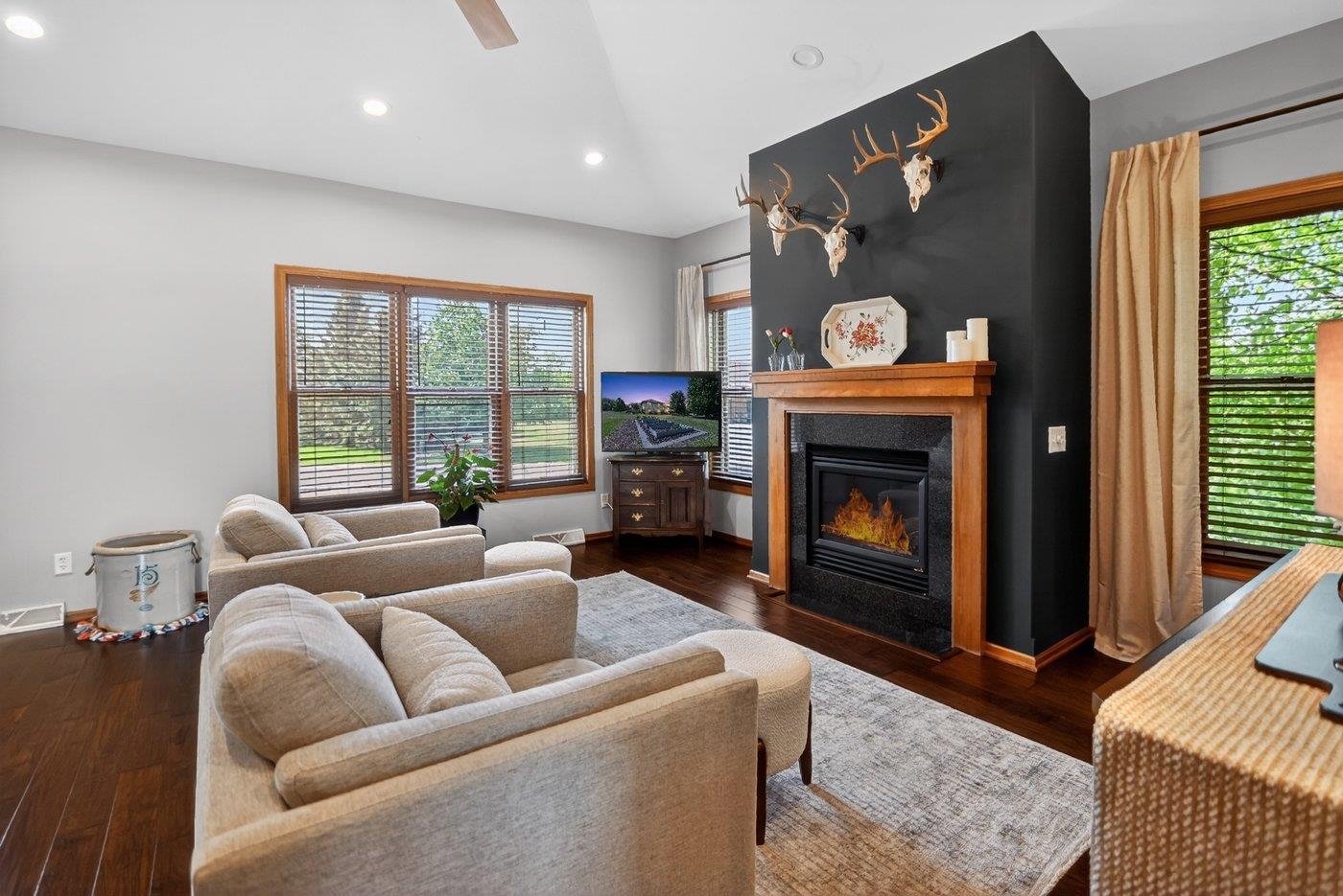5215 Preservation Place Sun Prairie, WI 53590 - Photo 14 of 52