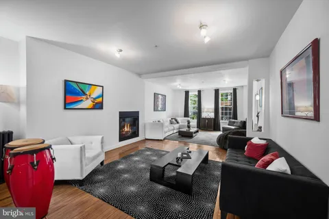 $1,200,000 | 210 South High Street, Baltimore, MD 21202